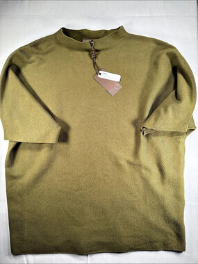 Mila Milano Short Sleeve Top in Green Size Medium NWT warm material❤️🍁🍁